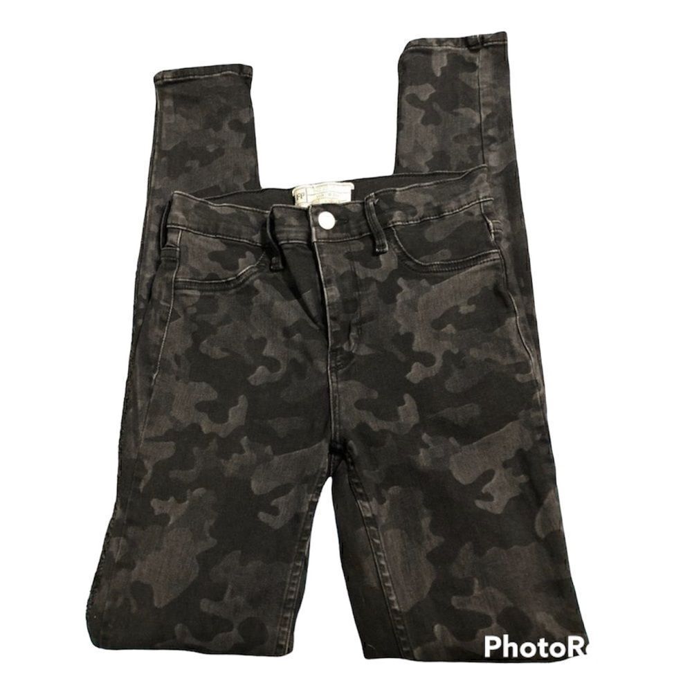 Dark Camo Jeans Free People size 25